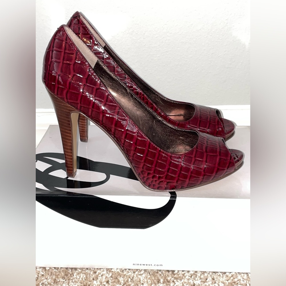 NIB Nine West Wesher peep toe heel Red size 7.5 brown heel 3.5 height